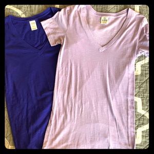 VS Pink basic v-neck tee’s.